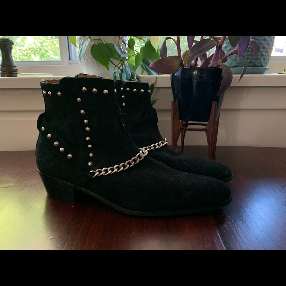 Topman Chelsea Boots in Suede with Chain Detail